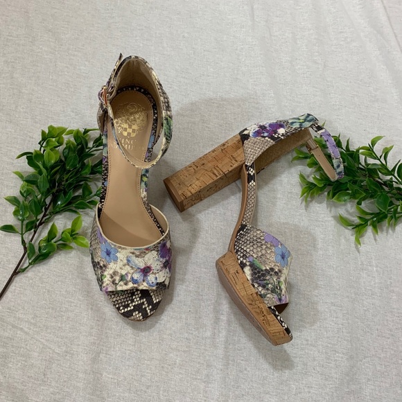 NWOT Vince Camuto platform sandals - Picture 4 of 8